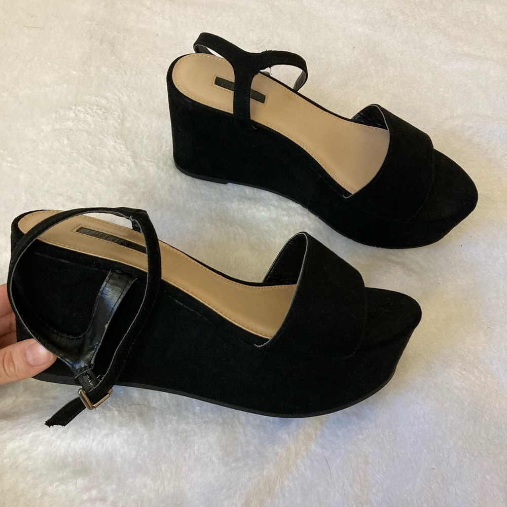 Forever 21 Black Platform Sandals with Straps - Picture 2 of 9
